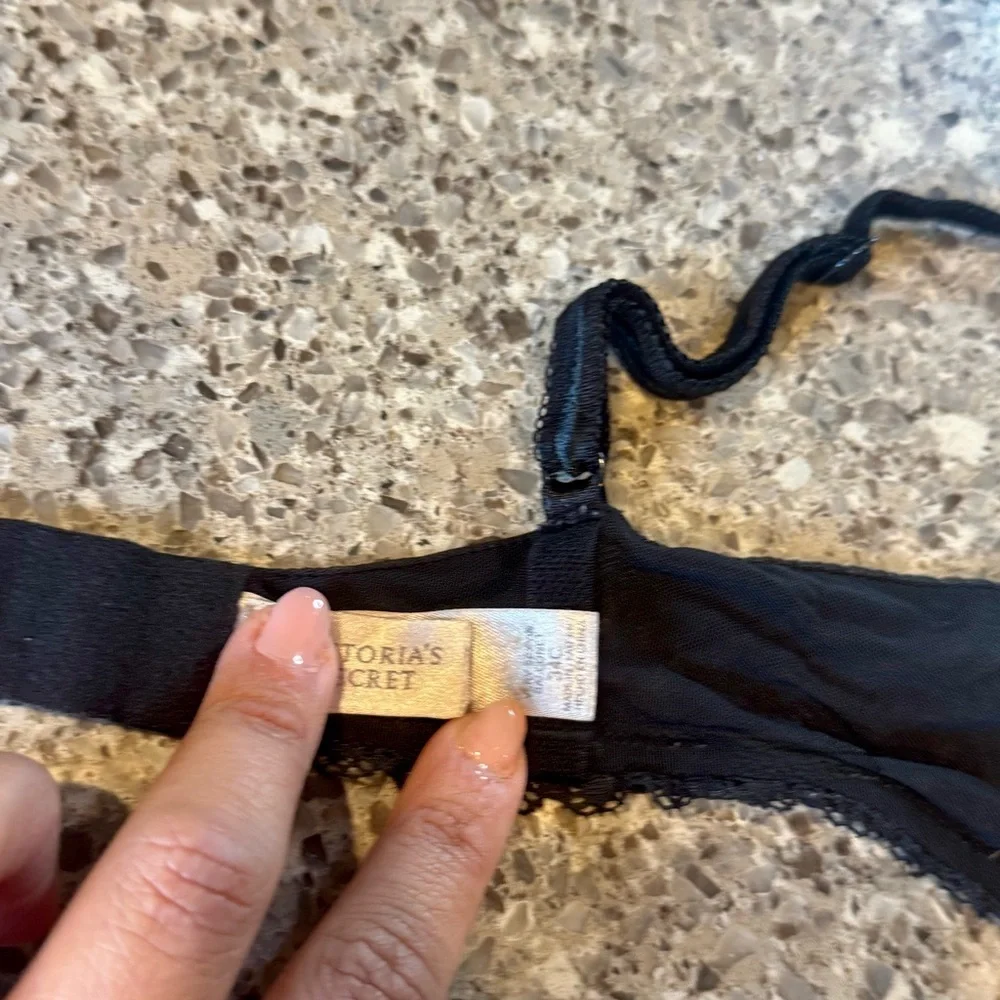 Victoria's Secret Black Demi Bra - Size 34C ✨ - Picture 7 of 7